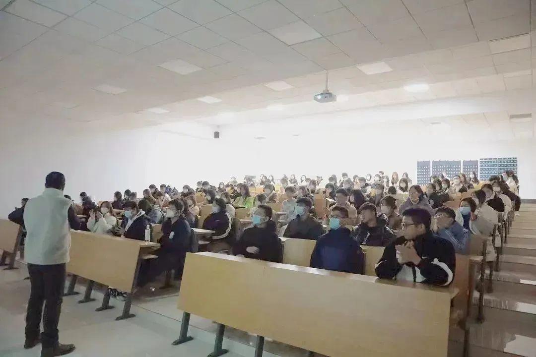 青春展风采，创业赢未来