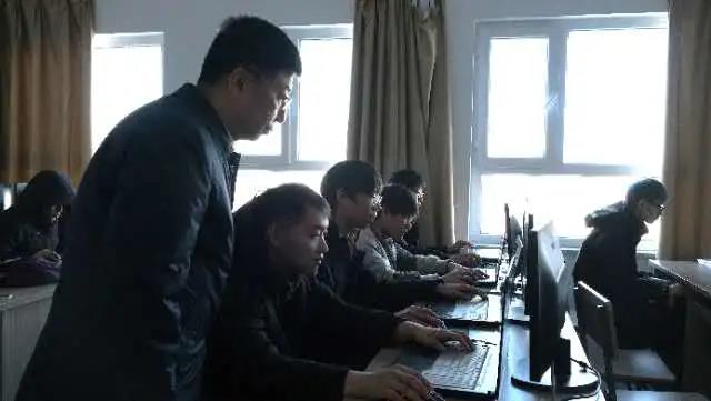 加强党建制度建设，提升政治引领