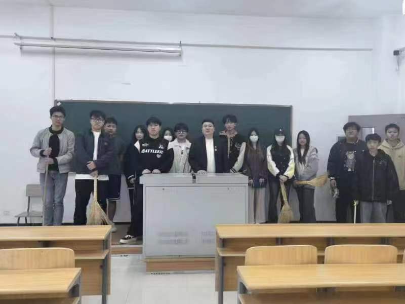 党建引领|师生党员共筑校园文明  —— 五一劳动节献力，践行“为人民服务”宗旨