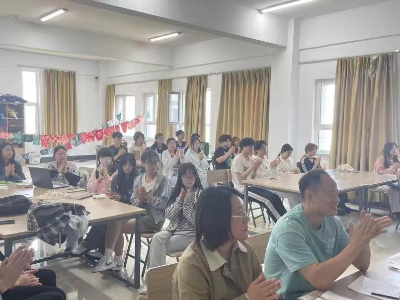 院系要闻：文化传媒学院-匠心·匠艺 守护传统之光——服装设计与工程专业阅读分享会成功举行