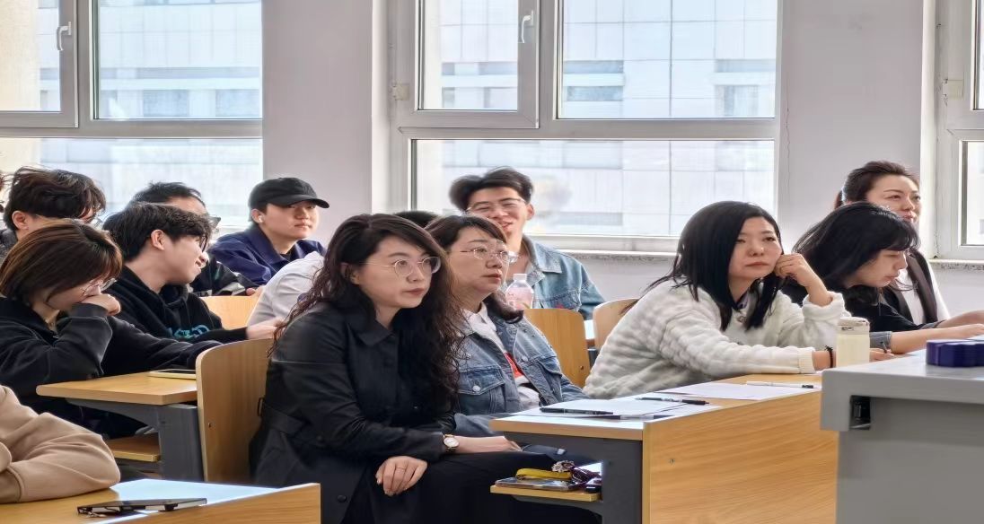 忆伟人风范 传红色精神 ——环境设计专业“毛泽东诗词读书会