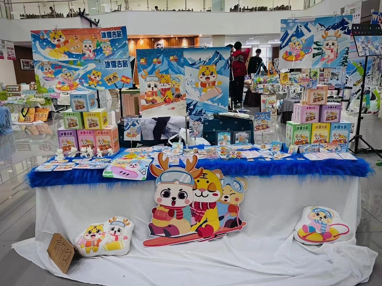 围观！文化传媒学院毕业设计展首秀闪亮登场~