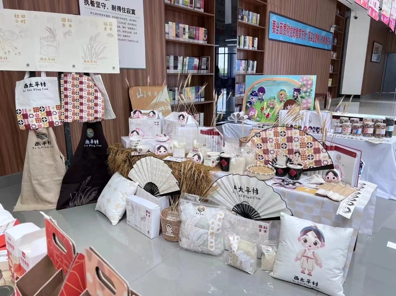 围观！文化传媒学院毕业设计展首秀闪亮登场~