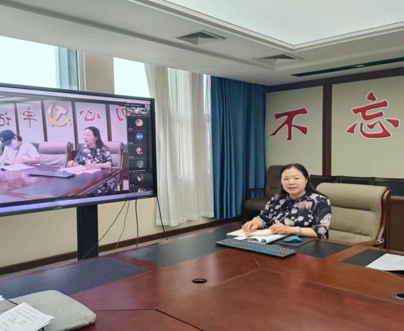 文化传媒学院举行迎评促建专业建设研讨会