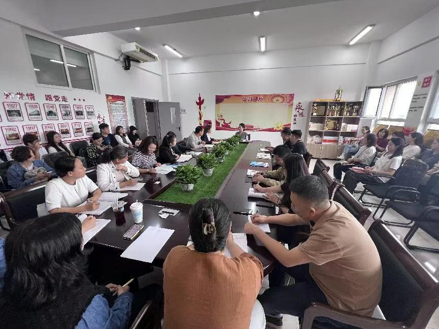 校长莅临启新篇，指导有方促前行 ——鞠秀晶校长参加文化传媒学院教师工作会议