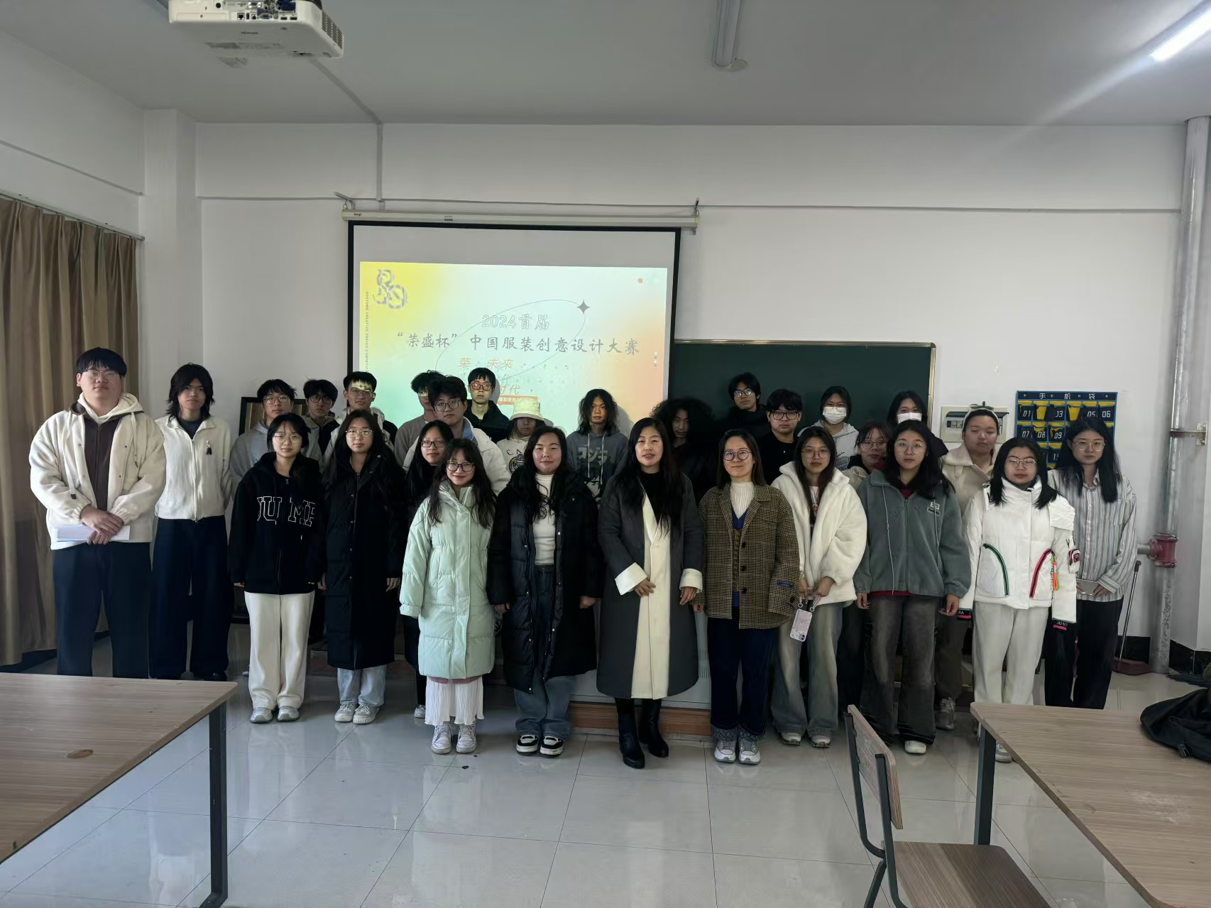 荣盛服装集团校企合作：共育人才与技术创新 天津荣盛服装集团有限公司来校考察，深化校企合作新篇章
