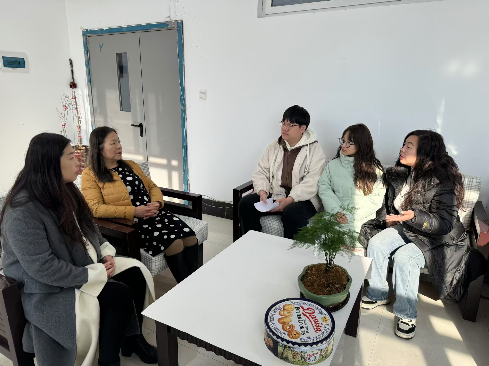 荣盛服装集团校企合作：共育人才与技术创新 天津荣盛服装集团有限公司来校考察，深化校企合作新篇章