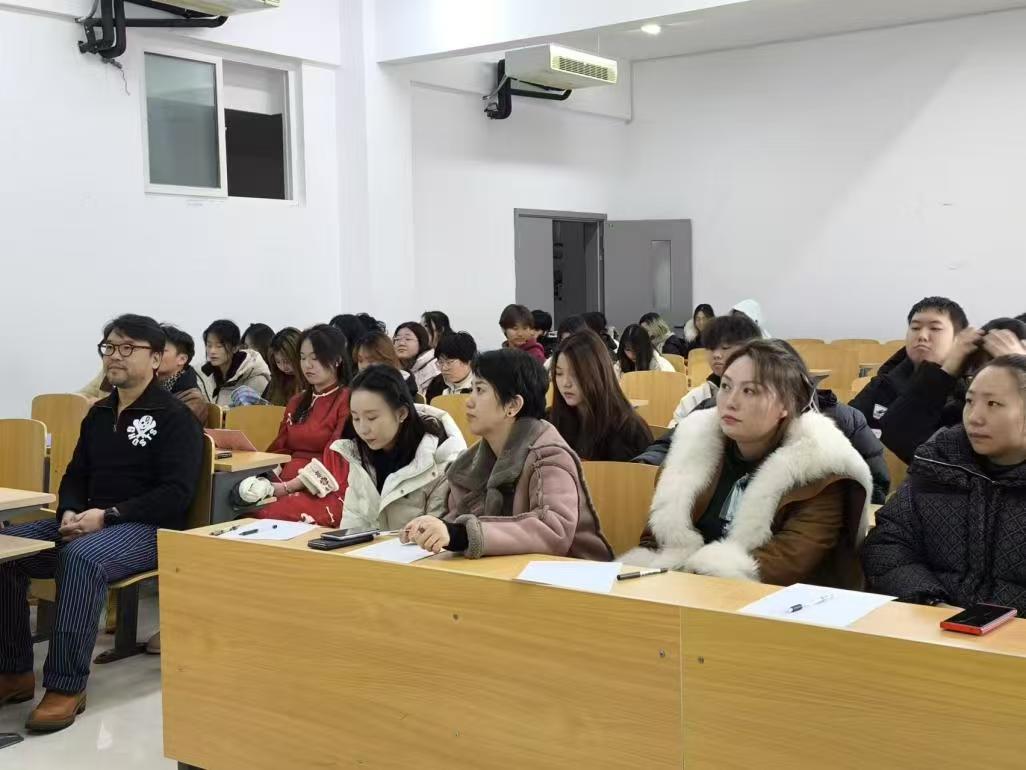 书香润心灵，红色铸青春 —— 视觉传达设计专业读书分享会