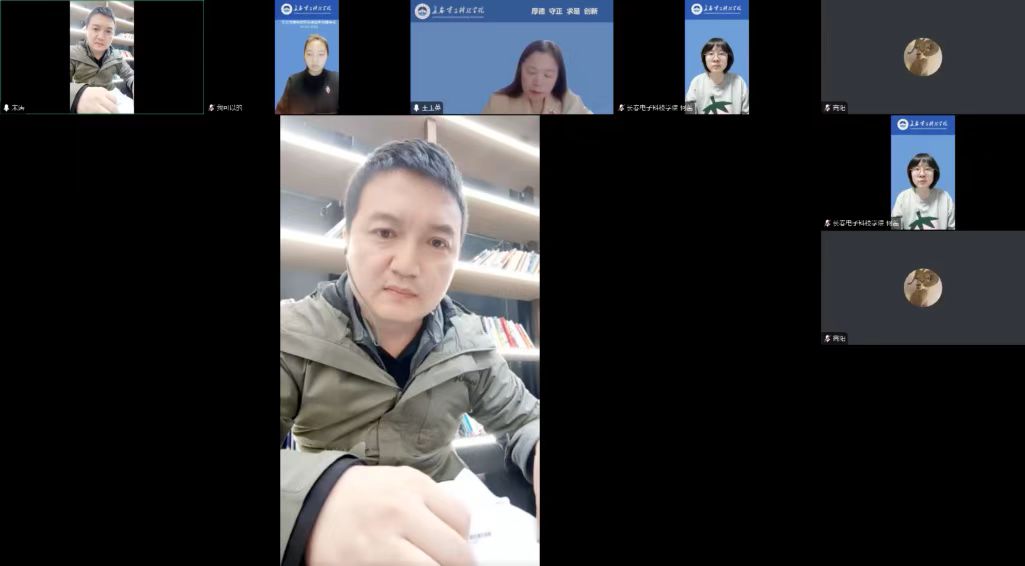 文化传媒学院成功举办“家”期有约，用“心”而访家长交流会