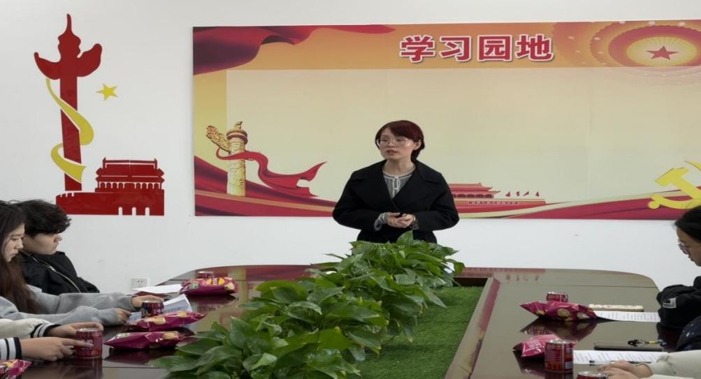 文化传媒学院一站式创新社区举办考研考公专题答疑会