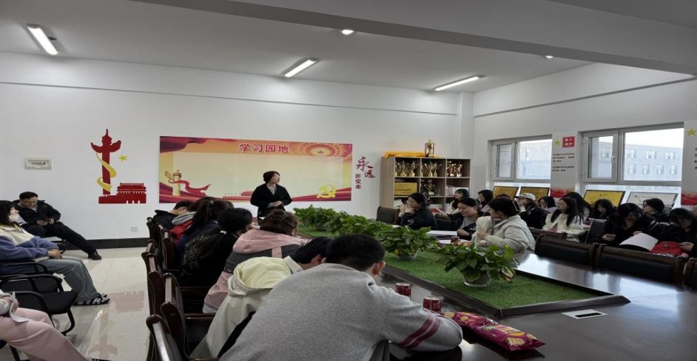 文化传媒学院一站式创新社区举办考研考公专题答疑会