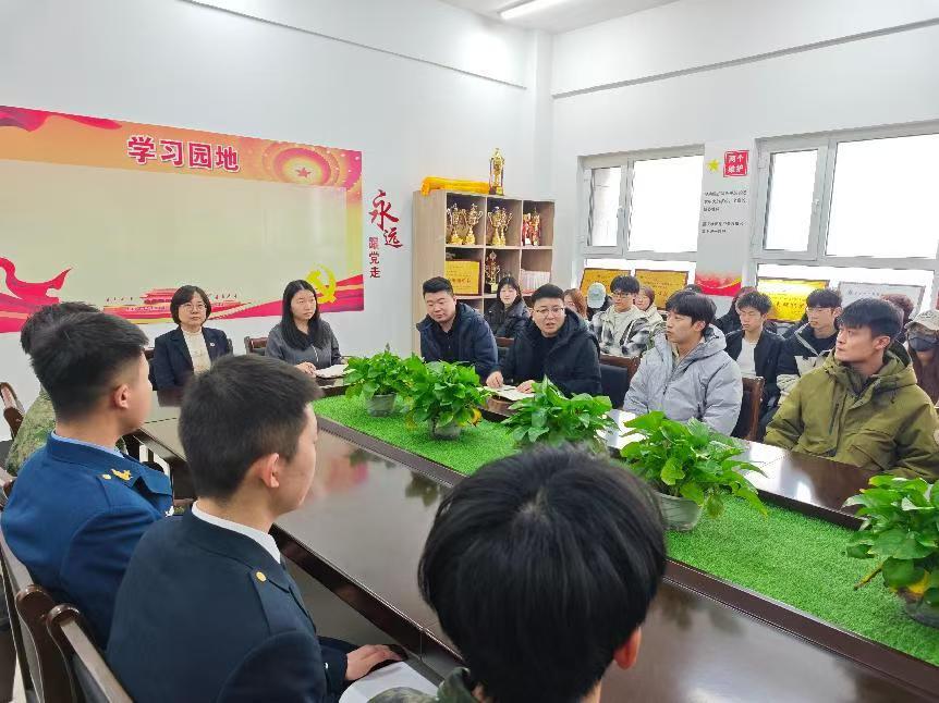 筑牢国防意识，培育时代新人——文化传媒学院一站式创新社区开展国防主题教育