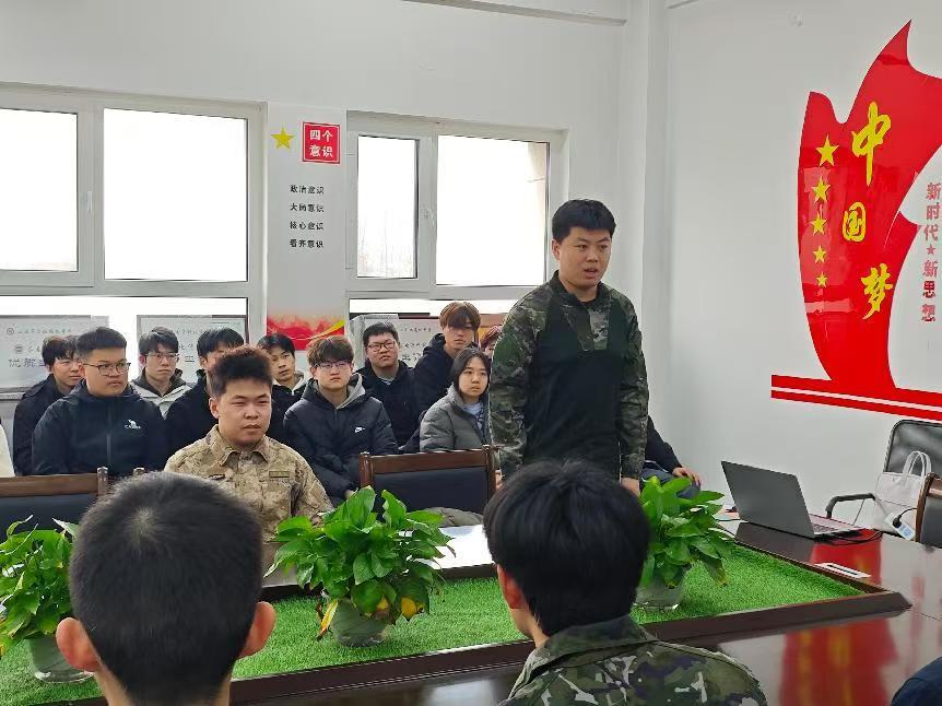 筑牢国防意识，培育时代新人——文化传媒学院一站式创新社区开展国防主题教育