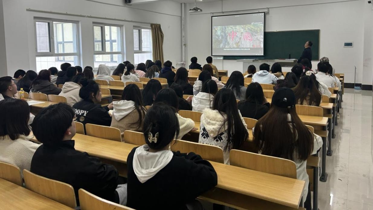 文化传媒学院创新社区组织开展安全教育活动