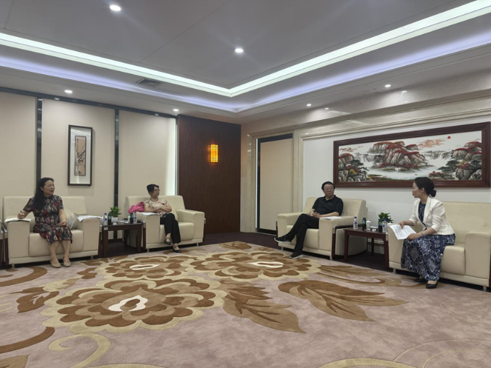 吉林省文化发展研究会会长、著名文化学者曹保明 先生莅临我校洽谈共建国际非遗研究院 吉林省文化发展研究会会长、著名文化学者曹保明 先生莅临我校洽谈共建国际非遗研究院