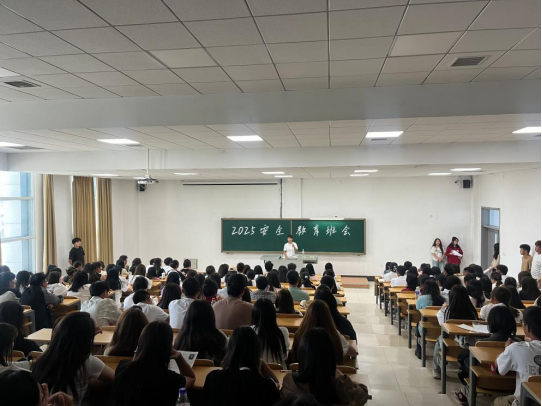 安全教育护航暑期:文化传媒学校创新社区筑牢安全防线 安全教育护航暑期:文化传媒学校创新社区筑牢安全防线