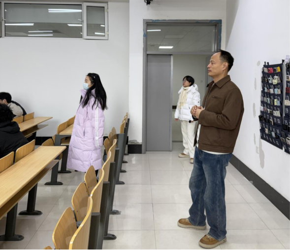 文化传媒学院开展新学期开学查课工作