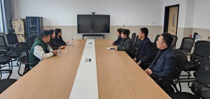 党建引领聚合力 校地携手育新苗  ——文化传媒学院赴弘文学校开展共建交流座谈会