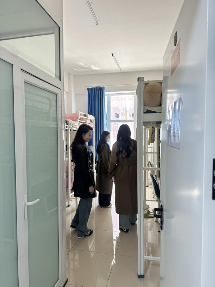 文化传媒学院创新社区全面开展学生寝室安全检查 筑牢校园安全防线