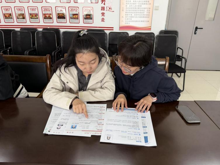 院系要闻|“职通未来 简历先行” —— 文化传媒学院举办第一届学生个人简历大赛