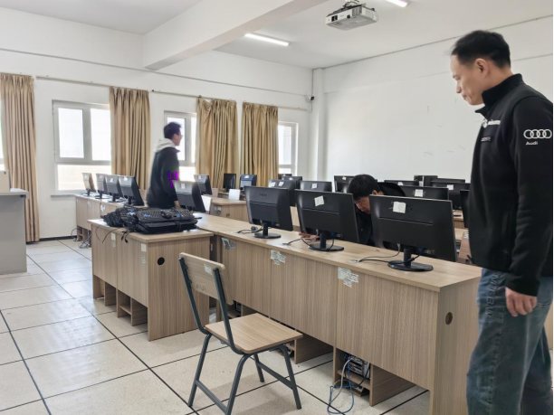 严检仪器设备，护航教学科研  文化传媒学院设备专项检查圆满完成