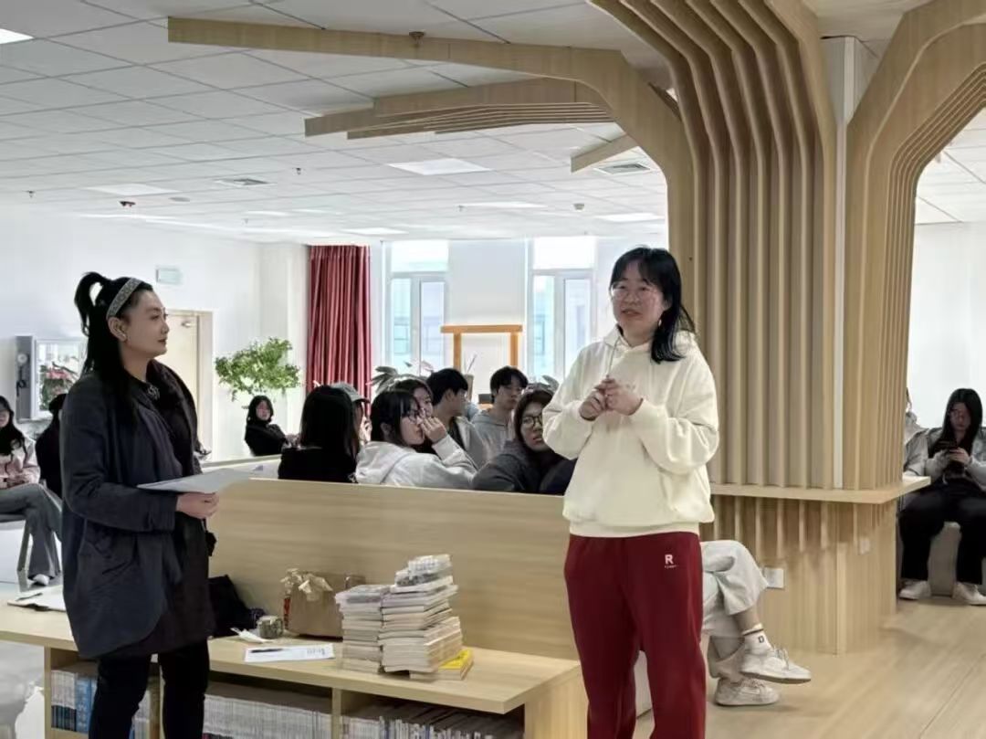 以阅读疗愈心灵 用书香告别拖延——文化传媒学院开展世界读书日心理主题活动