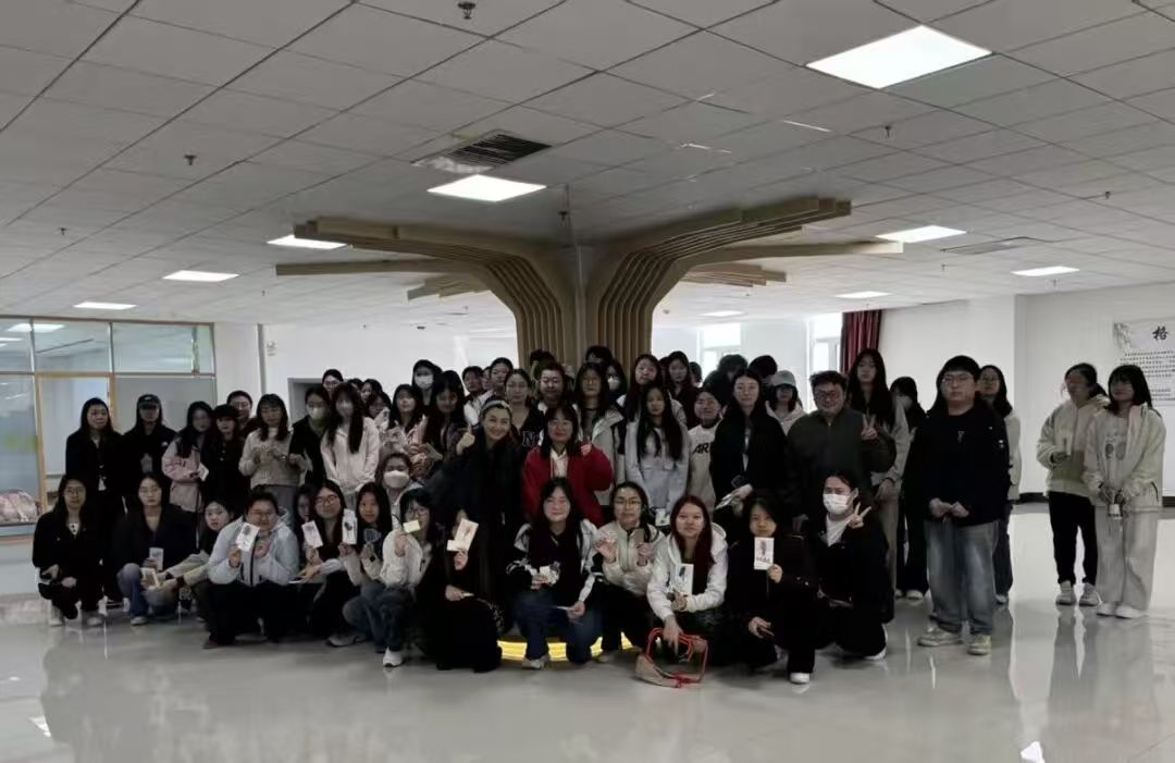 以阅读疗愈心灵 用书香告别拖延——文化传媒学院开展世界读书日心理主题活动