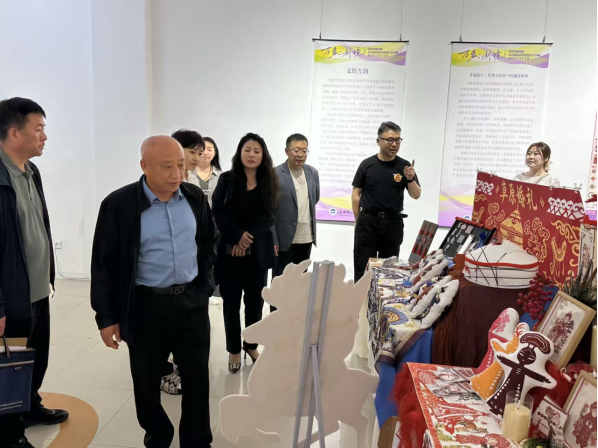 校地合作谋新篇 产学融合绘未来 ——文化传媒学院与大布苏国家级自然保护区 管理局开展合作洽谈