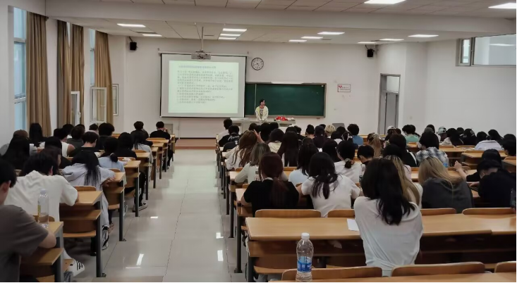文化传媒学院创新社区成功开展“诚信立身，以考正心，笃行致远”诚信教育主题系列活动