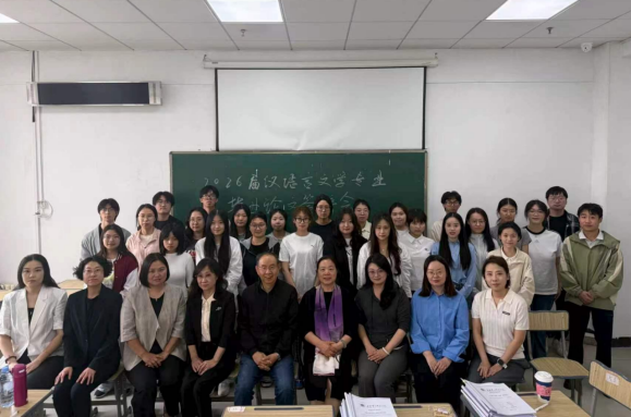 院系要闻|以答辩促提升 以质量育人才 ——文化传媒学院圆满完成2026届本科毕业论文答辩工作 院系要闻|以答辩促提升 以质量育人才 ——文化传媒学院圆满完成2026届本科毕业论文答辩工作