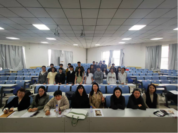 院系要闻|以答辩促提升 以质量育人才 ——文化传媒学院圆满完成2026届本科毕业论文答辩工作 院系要闻|以答辩促提升 以质量育人才 ——文化传媒学院圆满完成2026届本科毕业论文答辩工作