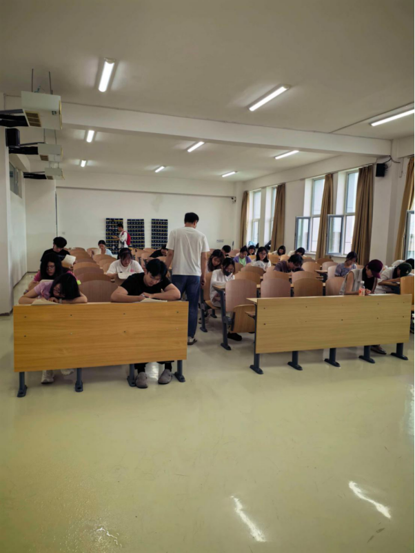 院系要闻|严肃考风考纪 树立良好学风——文化传媒学院开展期末巡考工作 院系要闻|严肃考风考纪 树立良好学风——文化传媒学院开展期末巡考工作