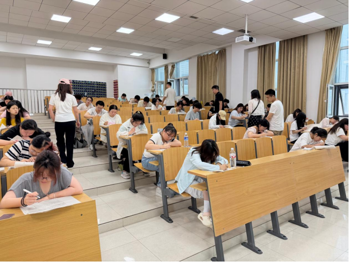 院系要闻|严肃考风考纪 树立良好学风——文化传媒学院开展期末巡考工作 院系要闻|严肃考风考纪 树立良好学风——文化传媒学院开展期末巡考工作