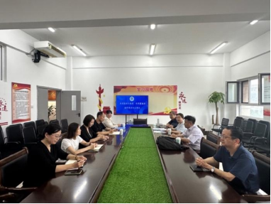 院系要闻|文化传媒学院英语专业举办“AI时代英语专业教改与教材开发恳谈会”