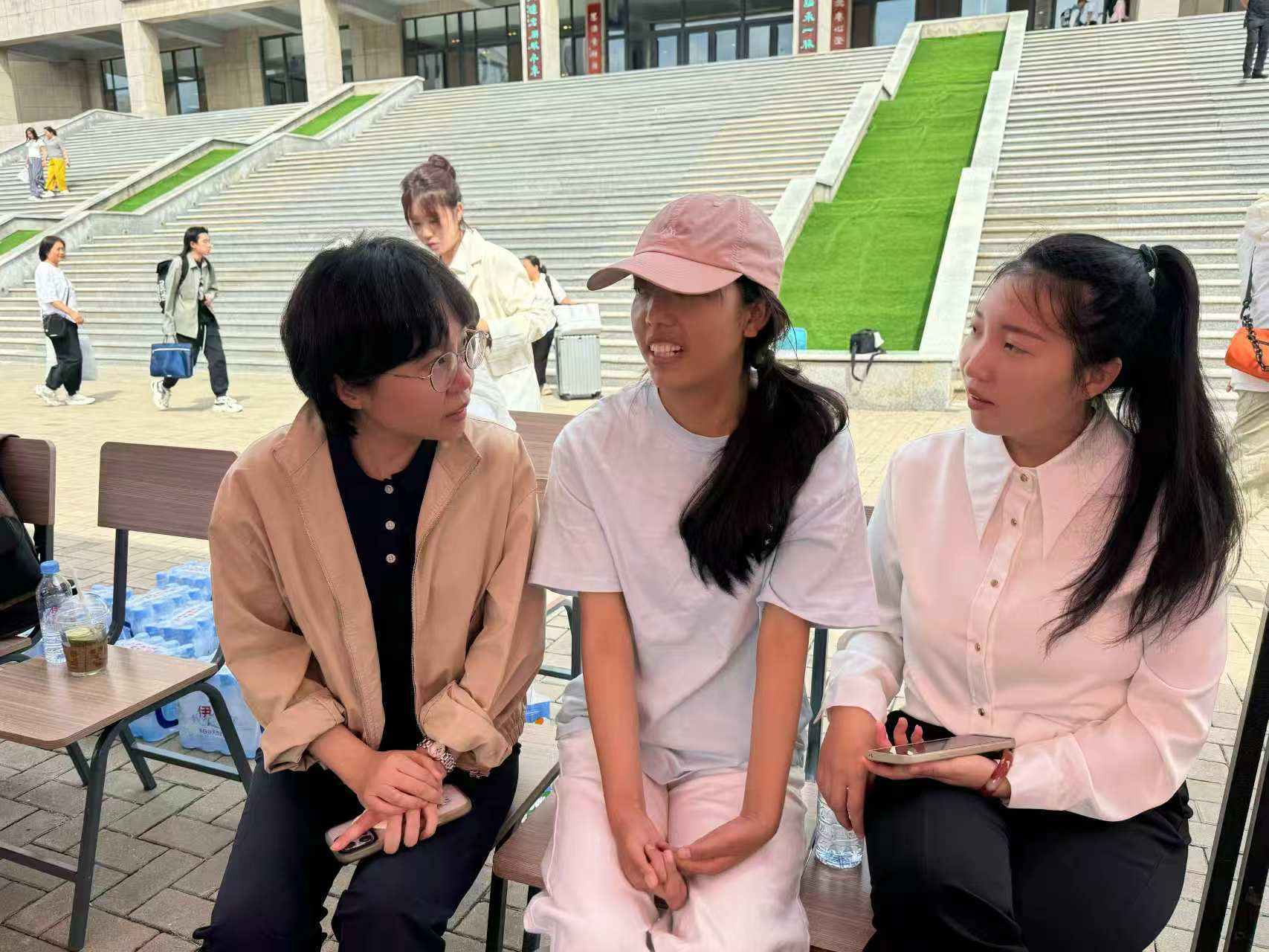 院系要闻｜迎新暖心时刻——文化传媒学院创新社区倾心服务，温暖新生