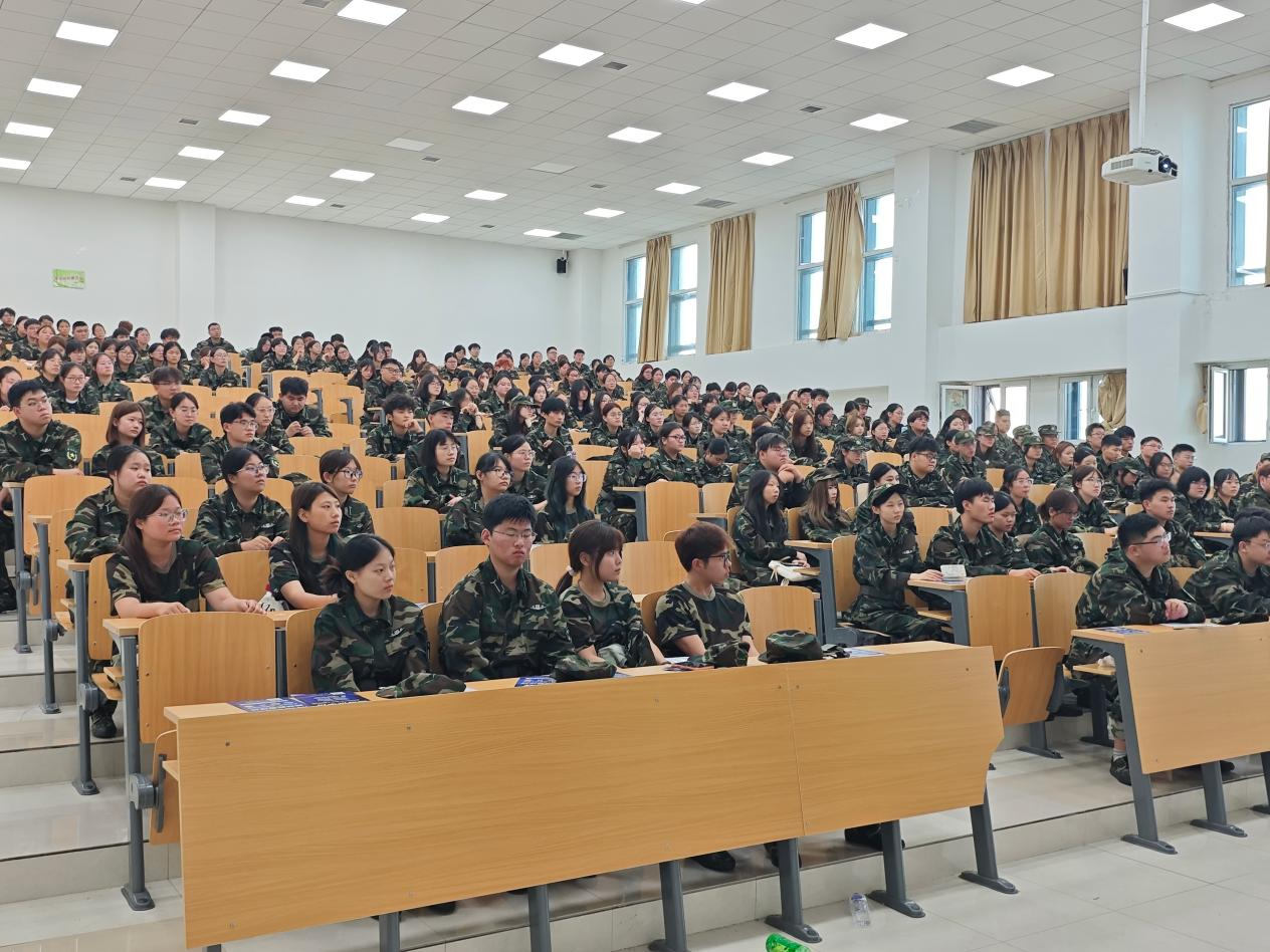 院系要闻|严守校规启新程 暖心护航助成长——文化传媒学院开展 2026 级新生 “开学第一课” 主题班会 院系要闻|严守校规启新程 暖心护航助成长——文化传媒学院开展 2026 级新生 “开学第一课” 主题班会